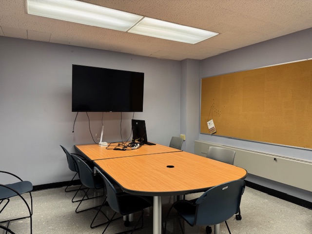 A photo of the library reserved study room