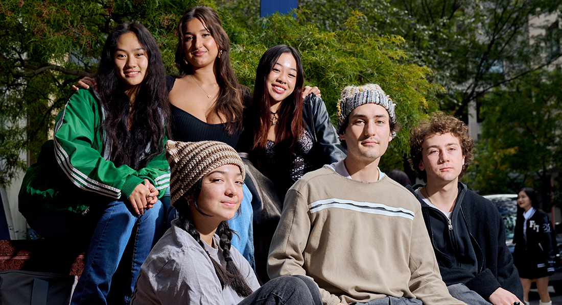 students hanging outside together 